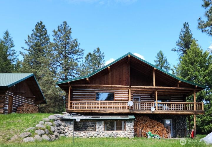 Property Photo:  98  Tall Timber Lane  WA 99166 