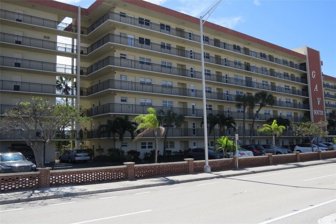 Property Photo:  2350 NE 14th Street Causeway 417  FL 33062 