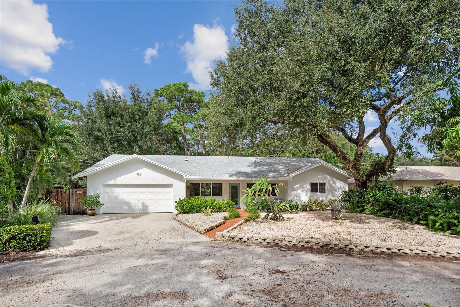 Property Photo:  1865 SW 24th Avenue  FL 33312 