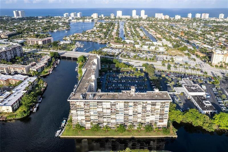 Property Photo: 801 S Federal Highway 808 FL 33062