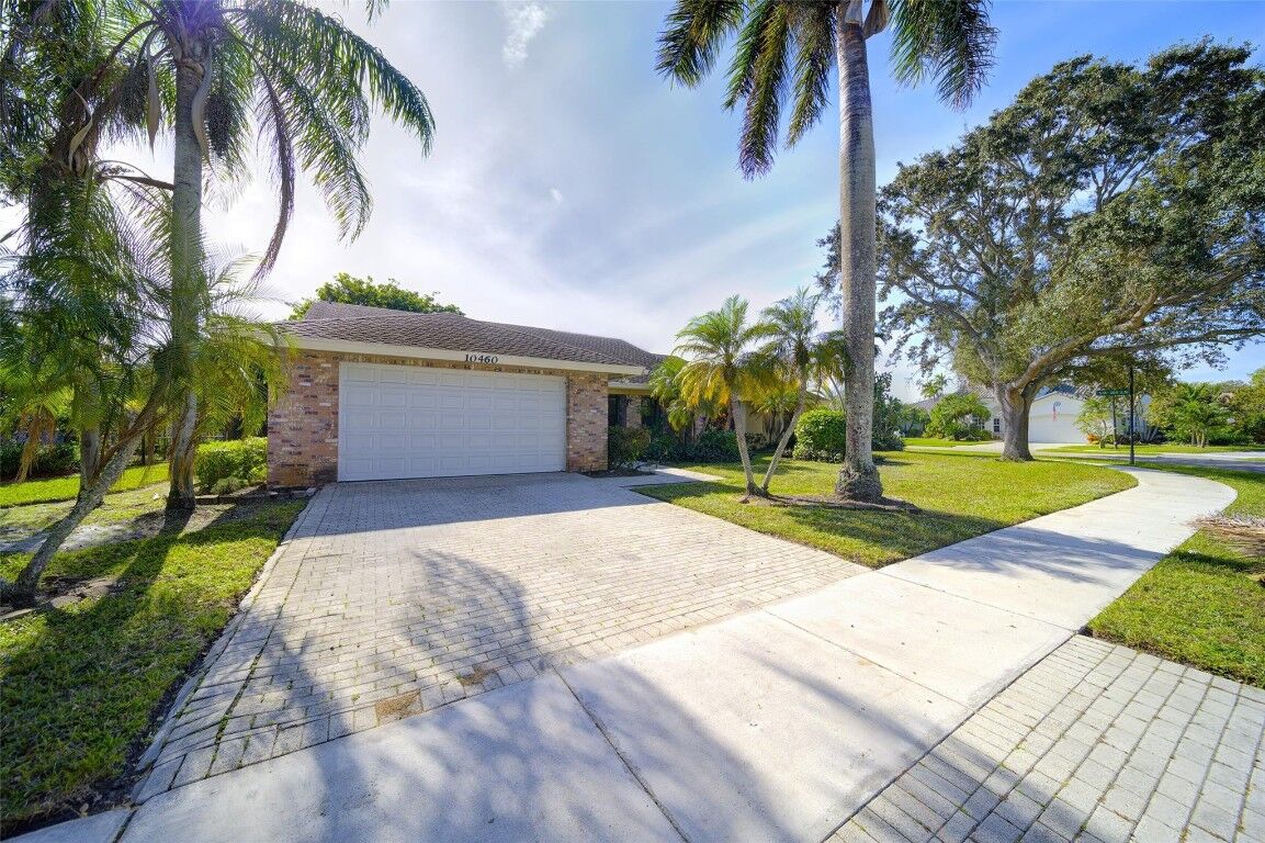 Property Photo:  10460 SW 16th Place  FL 33324 
