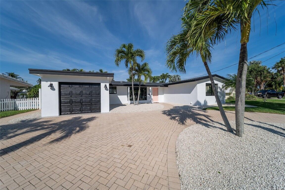 Property Photo:  1141 SE 5th Avenue  FL 33060 
