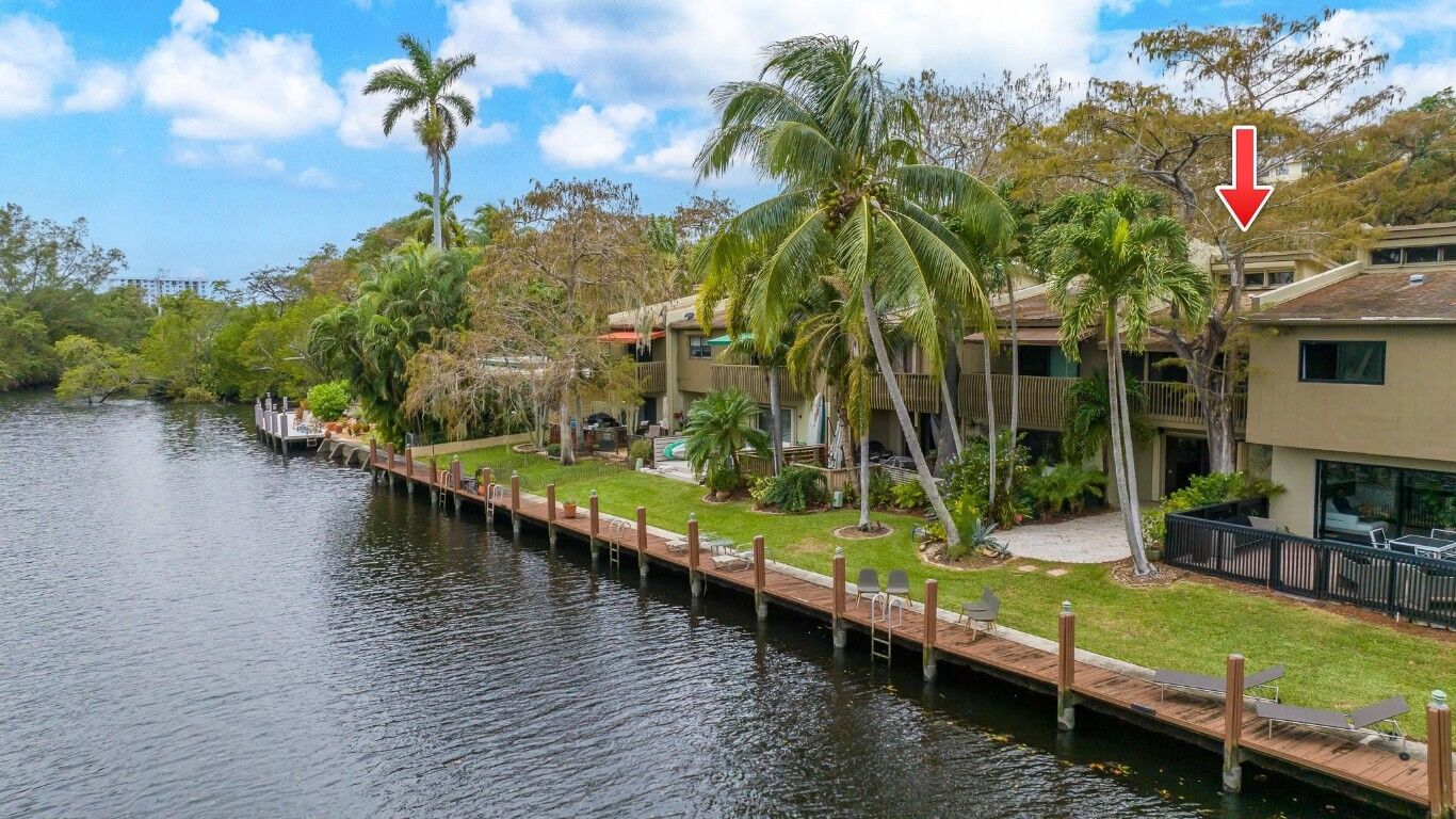 Property Photo:  512 NE 19th Street  FL 33305 