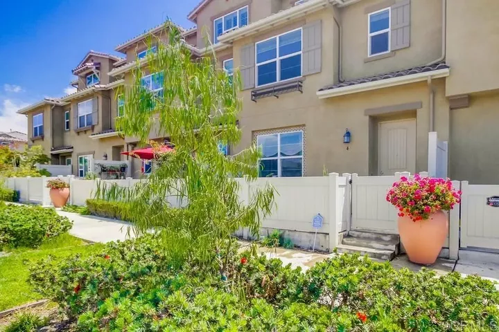 Property Photo:  1330 Santa Liza 4  CA 91913 