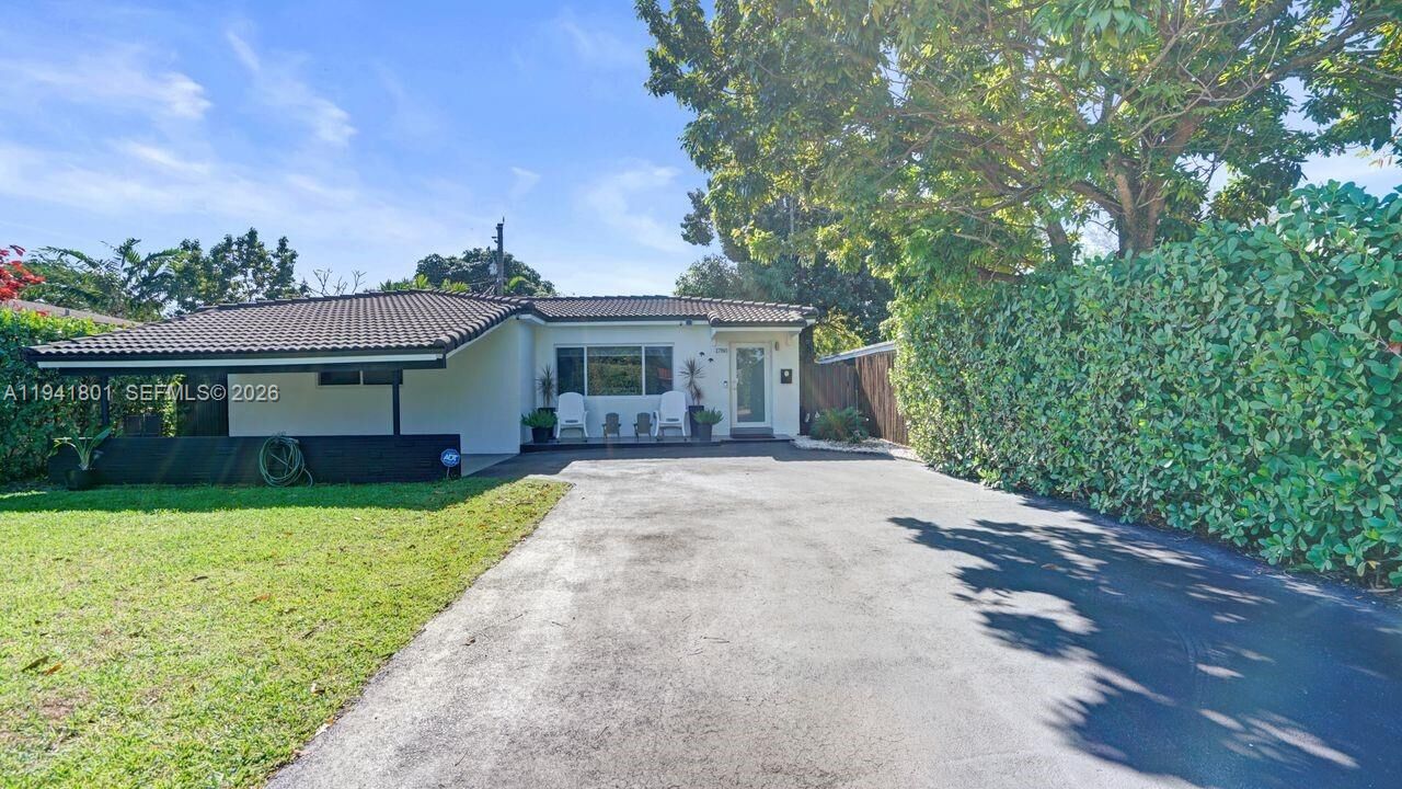 Property Photo:  1780 NE 173 St  FL 33162 