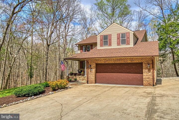 Property Photo: 10001 Wisakon Trail VA 20111