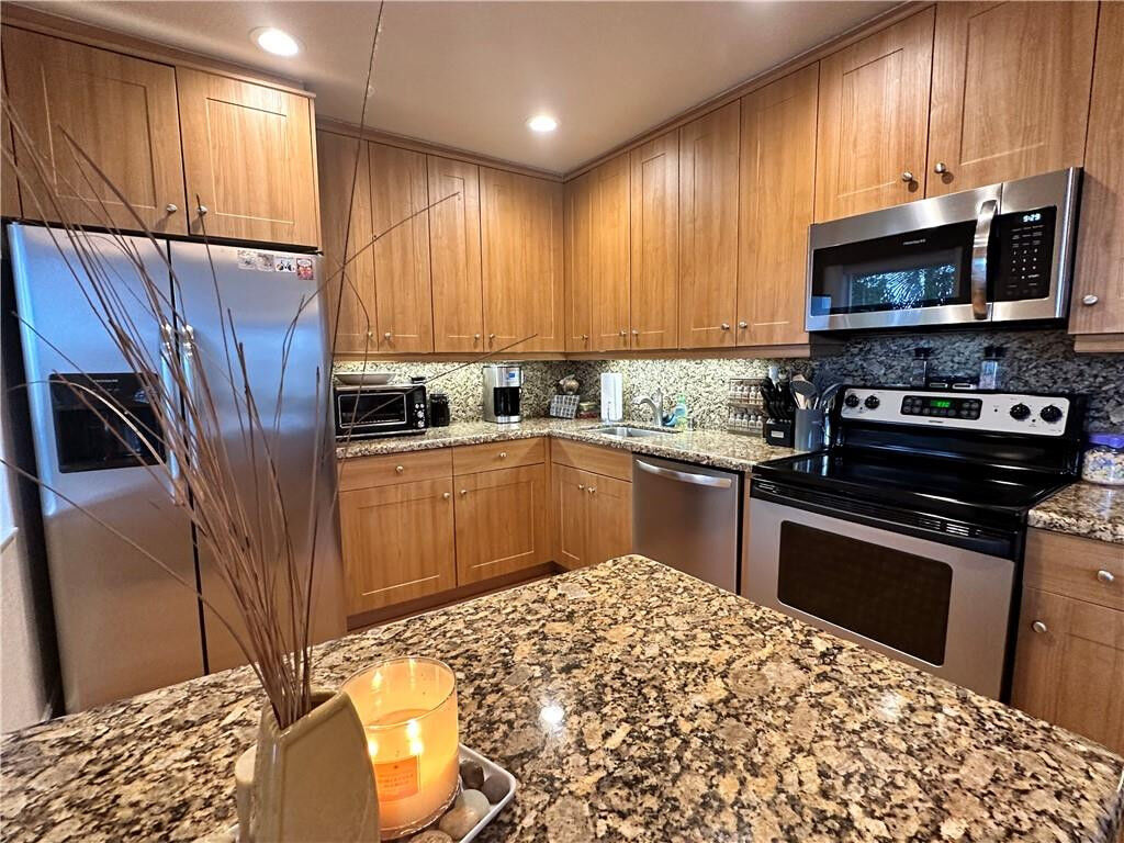 Property Photo:  1423 Holly Heights Drive 22  FL 33304 