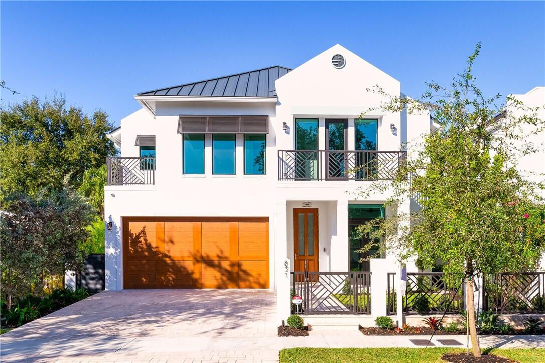 Property Photo:  851 SE 11th Court  FL 33316 