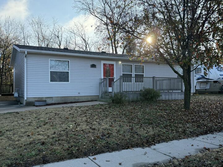 Property Photo:  5518 S Vine  KS 67217 