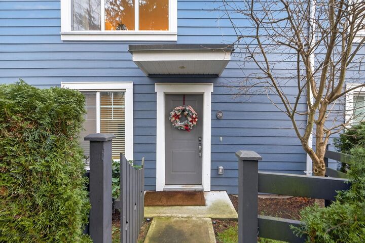 Photo de la propriété:  16323 15 Avenue 20  BC V4A 0C5 