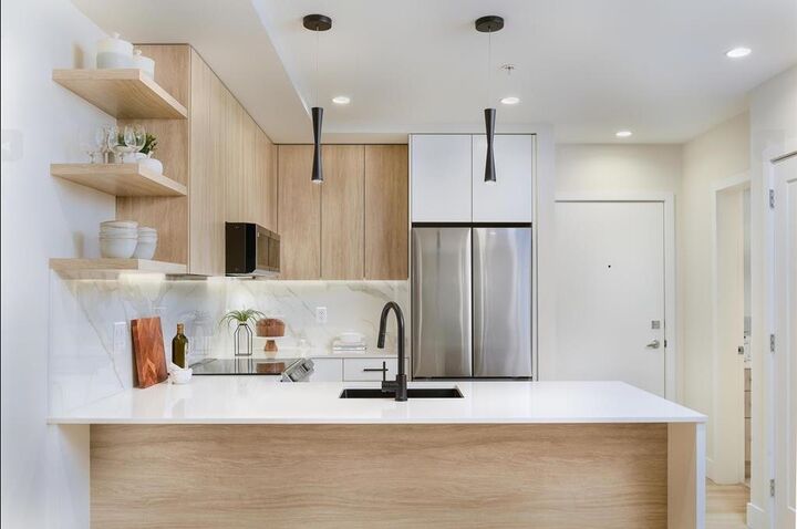 Property Photo: 34375 Gladys Avenue 303 BC V2S 2E8