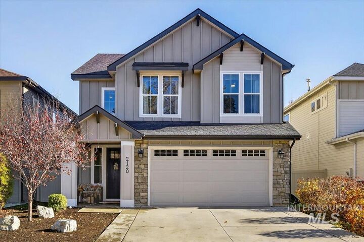 Property Photo: 2120 N Woodcreek St ID 83704