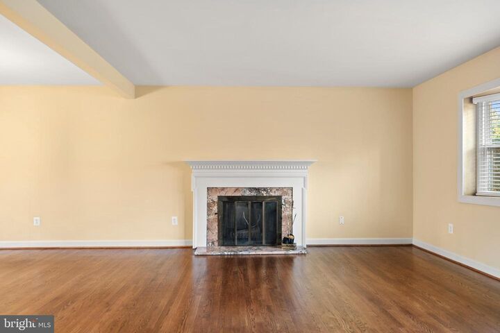 Property Photo:  1726 Baldwin Drive  VA 22101 