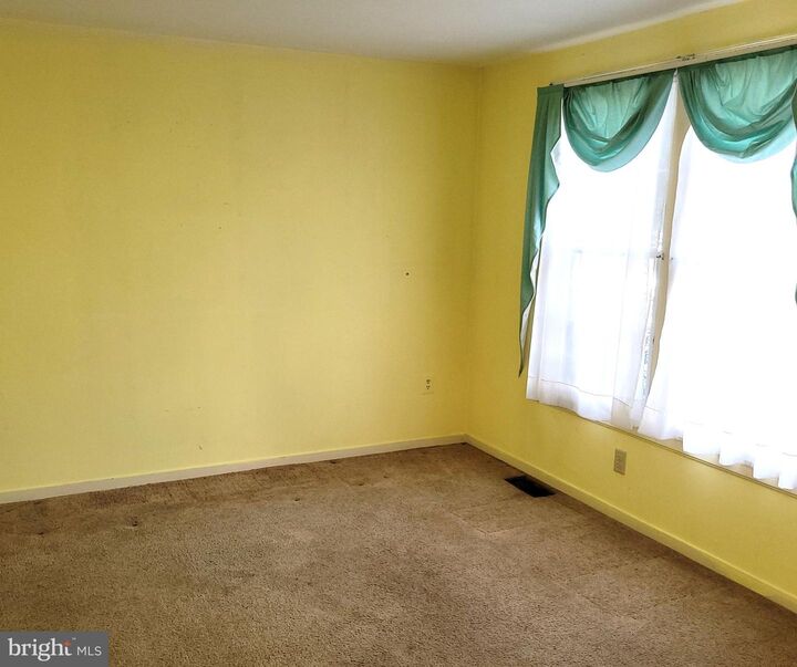 Property Photo:  13 E Hart Street  VA 22601 