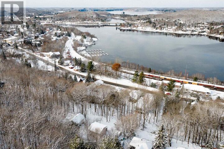 Property Photo:  16 Walpole Street  ON P1H 1V3 