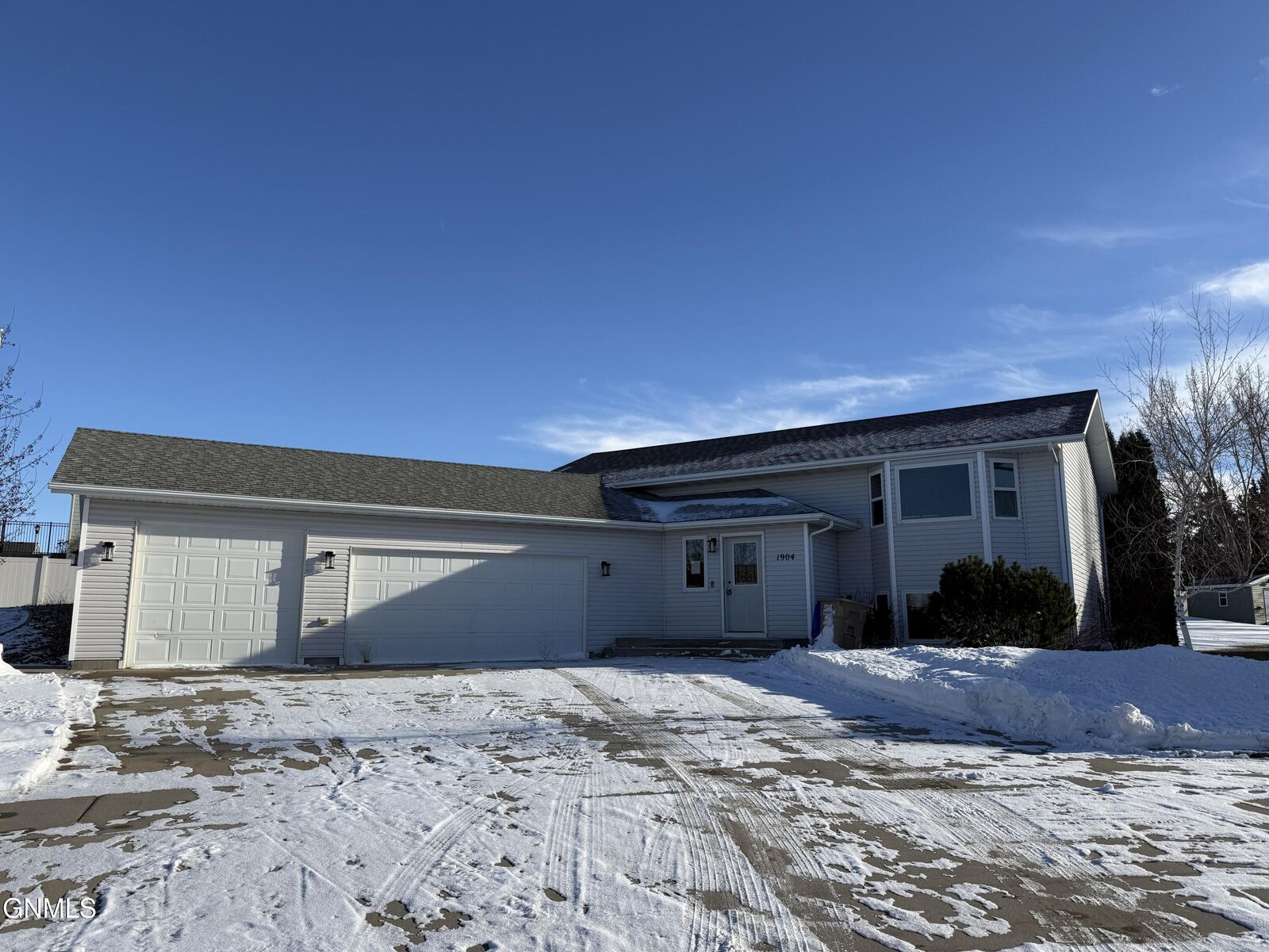 Property Photo: 1904 Lakeside Street NW ND 58703