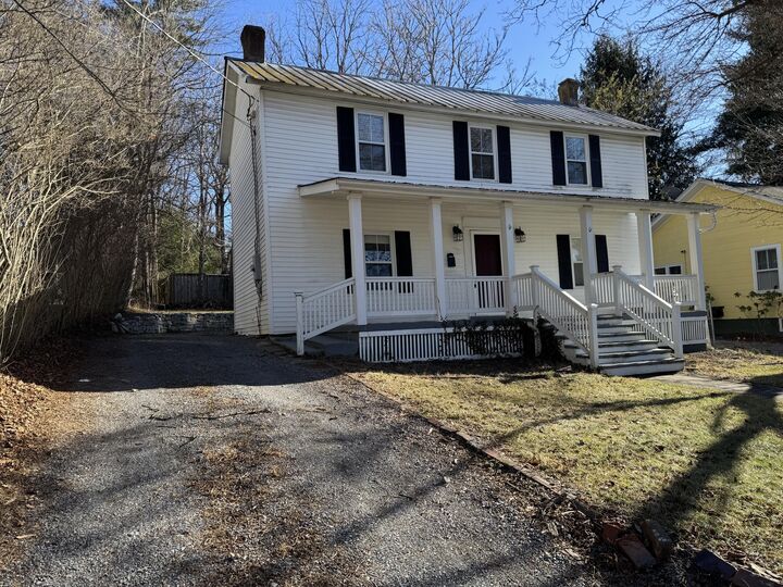 Property Photo:  154 Lee Street  WV 24901 