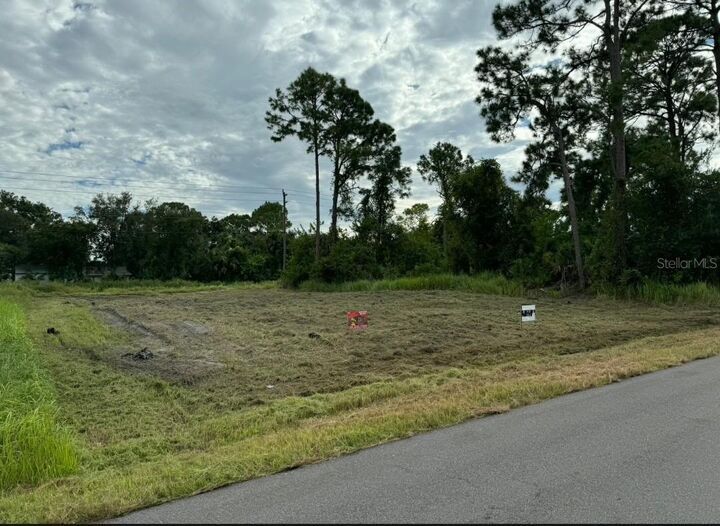 Property Photo:  Siboney St NW  FL 32907 