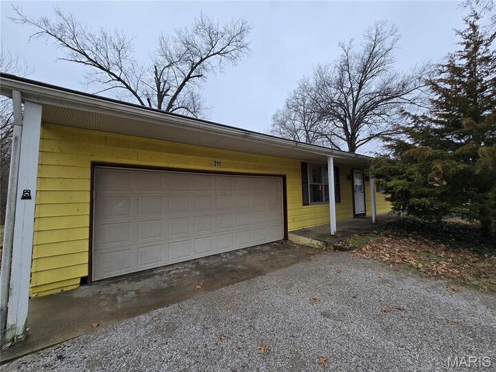 Property Photo:  311 Bauer Lane  IL 62062 