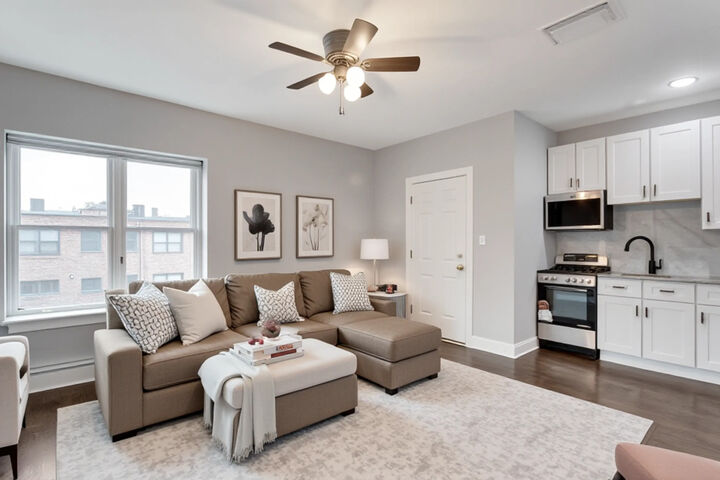 Property Photo:  8024 S Ellis Avenue 1B  IL 60619 