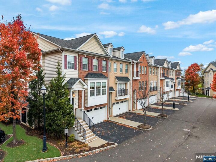 Property Photo: 6 Creekside Court NJ 07094