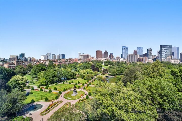 Property Photo:  2 Commonwealth Avenue 11bcd  MA 02116 