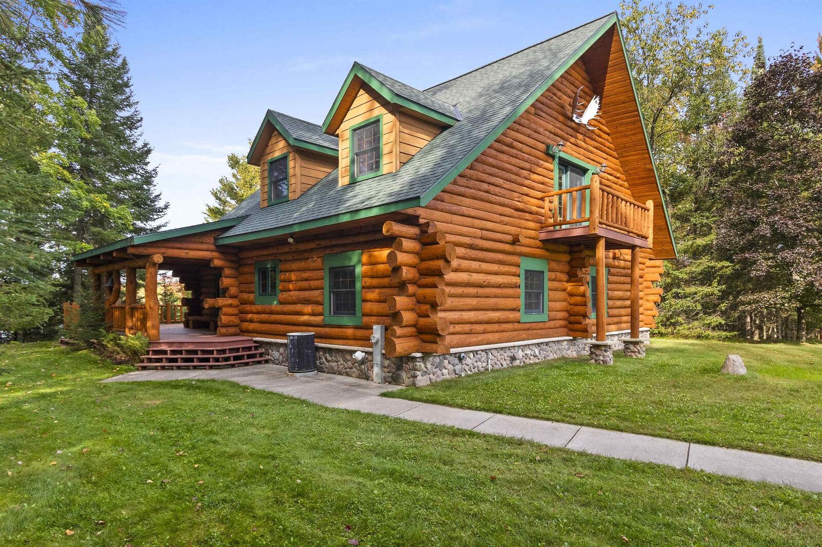 Property Photo:  15811 Cedar Ridge Lane  WI 54149 