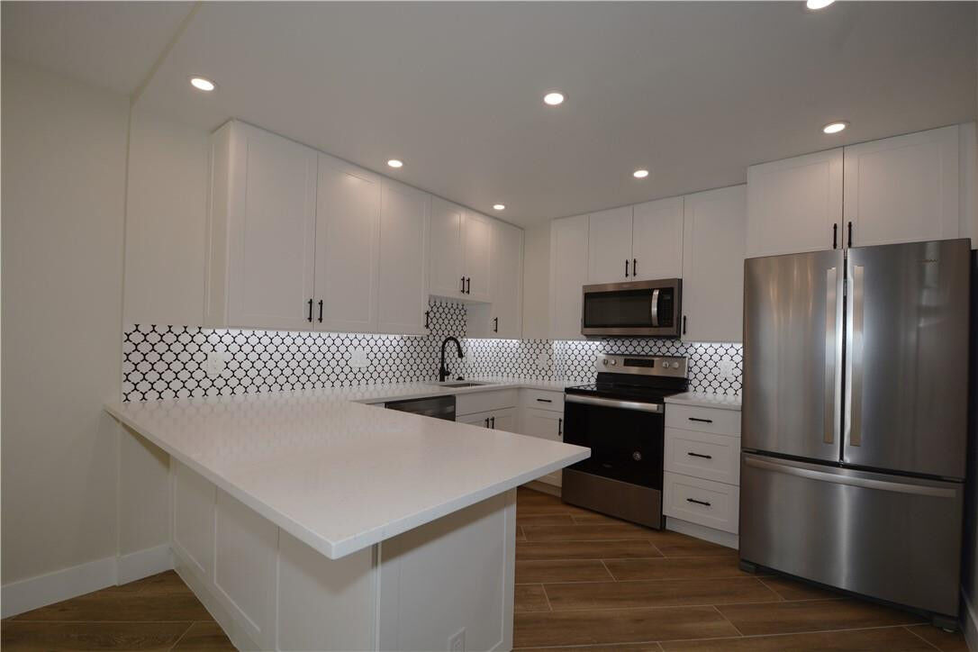 Property Photo:  5100 Dupont Boulevard 6G  FL 33308 