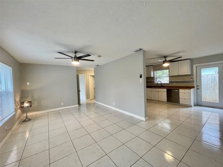 Property Photo:  100 NE 12th Street  FL 33304 