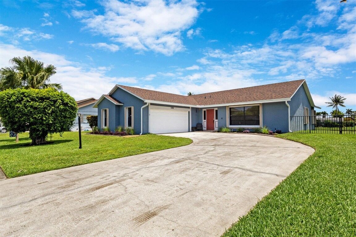 Property Photo:  5082 Little Beth Drive  FL 33472 