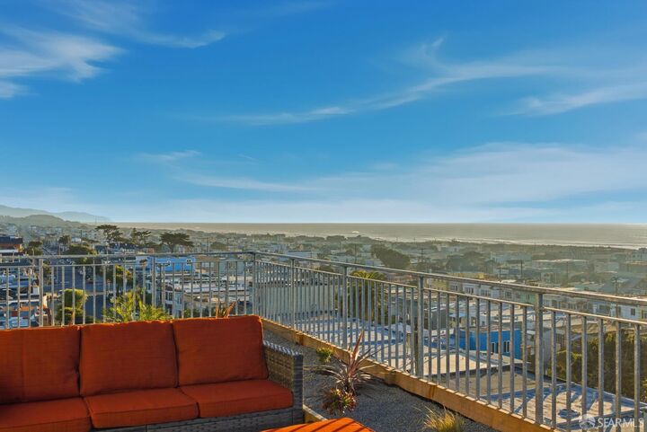 Property Photo:  3945 Judah Street 202  CA 94122 