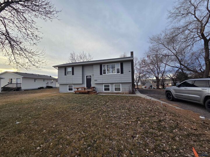 Property Photo:  511 Blue Bird Ln  SD 57719 