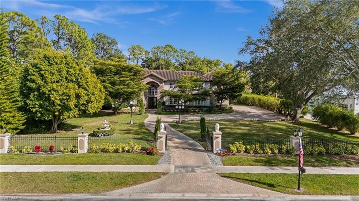 Property Photo: 9250 The Ln FL 34109