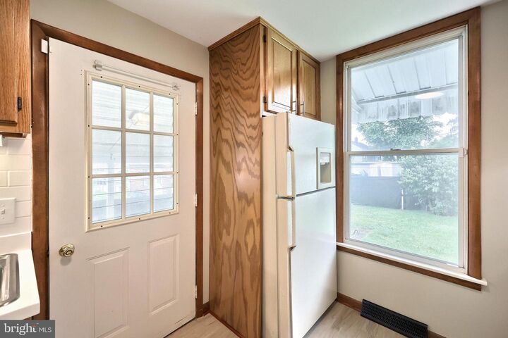 Property Photo:  806 Pacific Avenue  PA 17404 