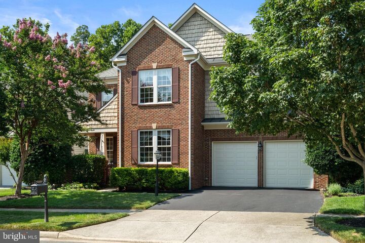 Property Photo:  43596 Habitat Circle  VA 20176 