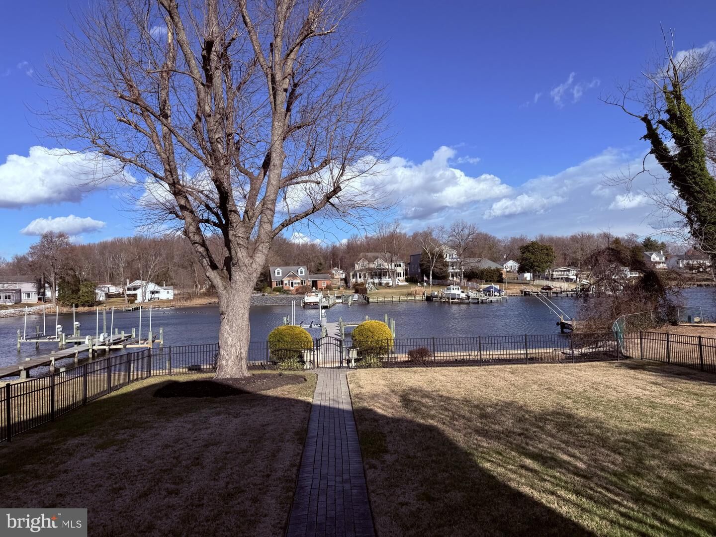 Property Photo:  905 Sue Grove Road  MD 21221 