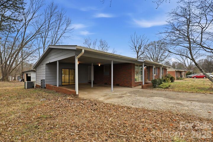 Property Photo:  103 Roseman Lane  NC 28625 