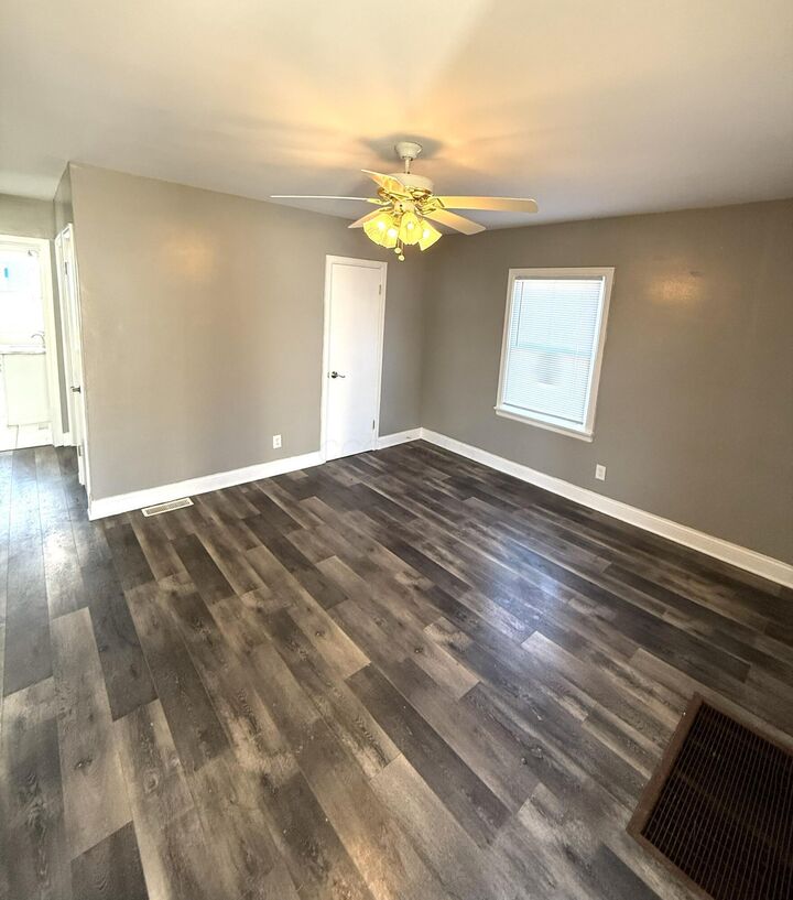 Property Photo: 667 S Oakley Avenue OH 43204