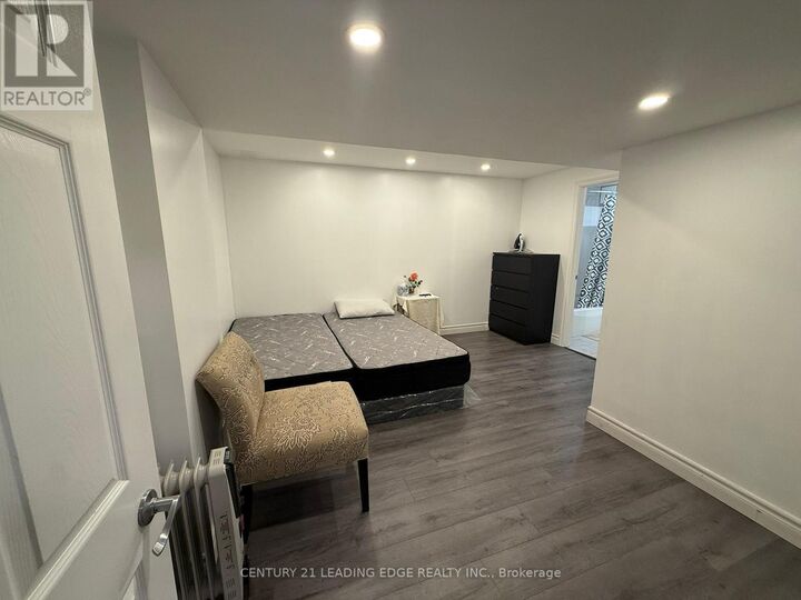 Property Photo:  47 Kirkland Place Lower  ON L1P 1X3 