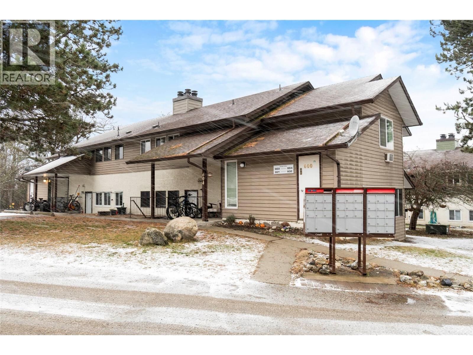 Property Photo:  1451 1 Avenue Northeast 602  BC V1E 1N9 