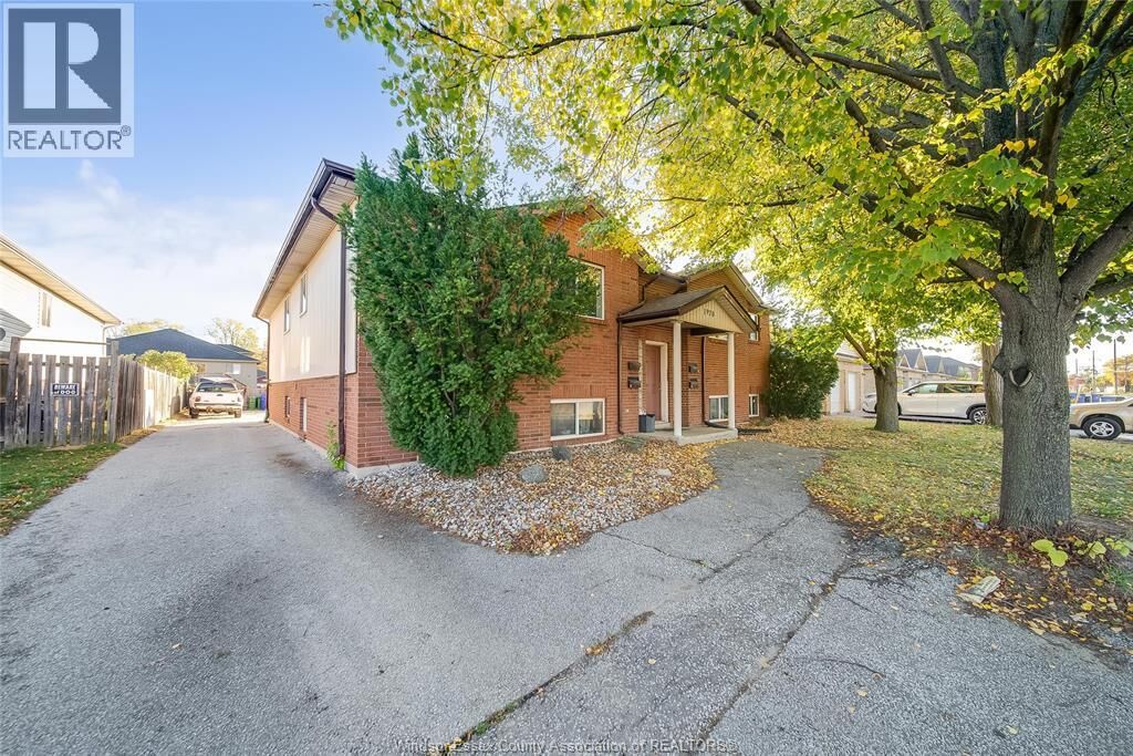 Property Photo:  1970 Daytona  ON N9B 3V7 