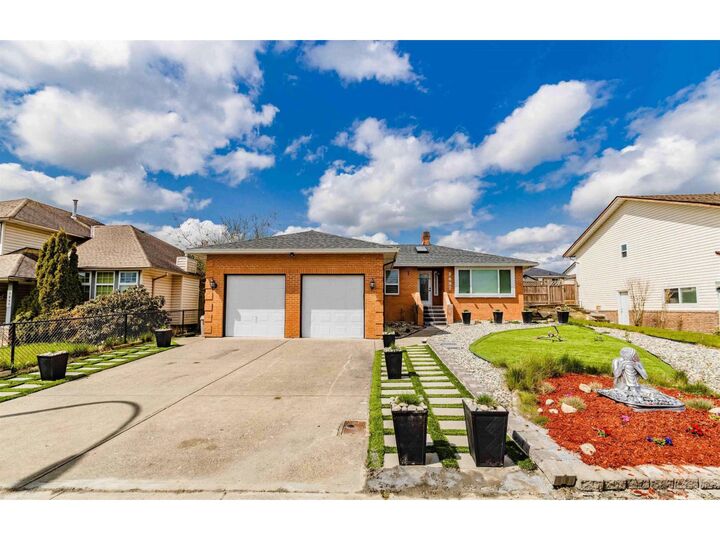 Property Photo:  3097 Goldfinch Street  BC V2T 5J4 