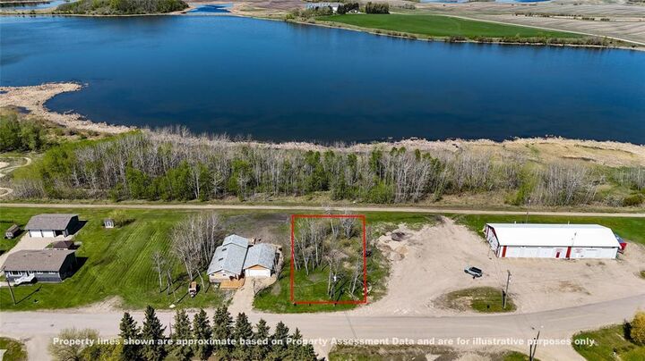 Property Photo:  59 Railway Avenue  MB R0J 0P0 