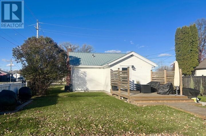 Property Photo: 1201 Second St E. ON P9A 1P5