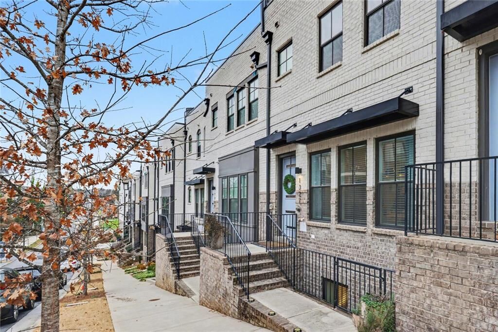 Property Photo:  1327 Fairmont Avenue NW  GA 30318 