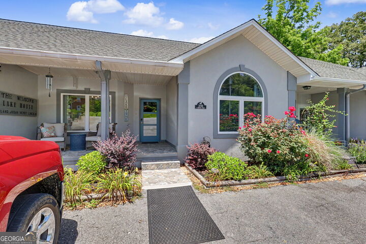 Property Photo:  209 N Berrong Street  GA 30546 
