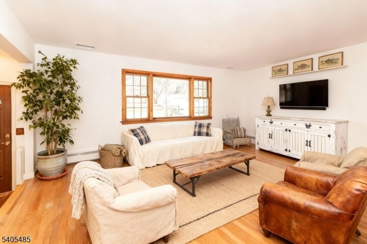 Property Photo:  8 Franklin Dr  NJ 07869 