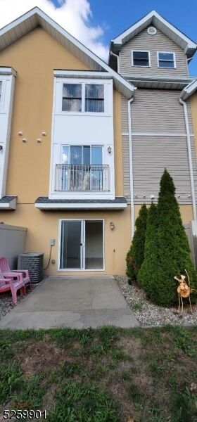 Property Photo:  56 Race St 1  NJ 07205 