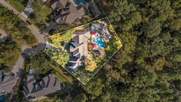 Property Photo:  31 Lenox Hill Court  TX 77382 