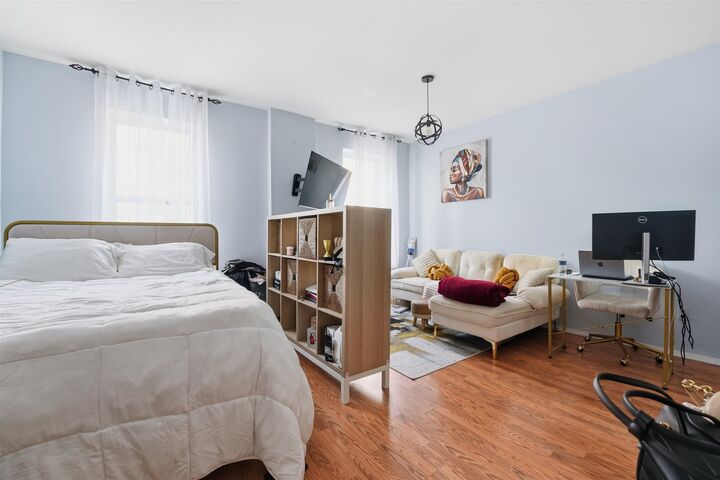 Property Photo:  101 Willow Ave 2E  NJ 07030 